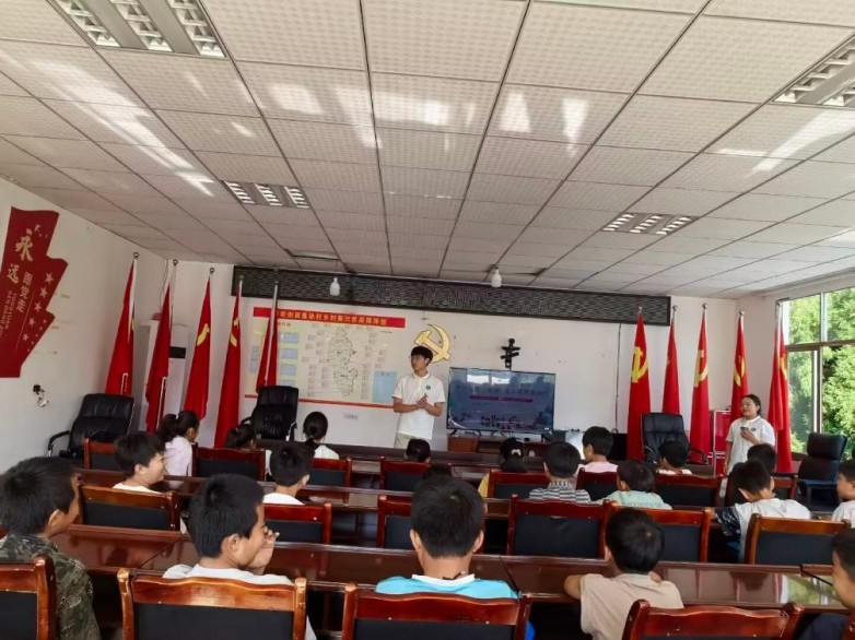 ​青春支教进乡村 民族团结润童心——记乌蒙学子董地村支教之行
